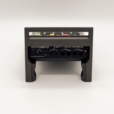 Suporte de mesa para Roland SP404 MK2 com ranhura para telemóvel ou tablet
