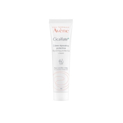 Tubo de creme reparador e protetor Avène Cicalfate 40 ml em fundo branco