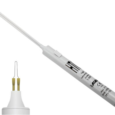Isqueiro branco com ponta fina metálica e botão deslizante