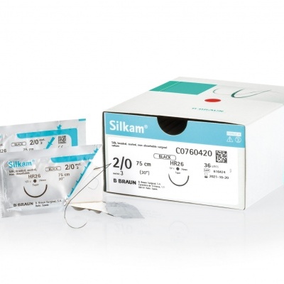 Fios cirúrgicos Silkam 2/0 embalados individualmente com caixa da marca BRAUN.