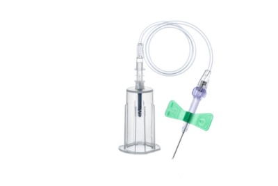 Dispositivo médico com agulha verde, adaptador roxo, tubo e cilindro plástico transparentes