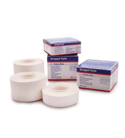 Três rolos de fita adesiva branca e três caixas Strappal Forte