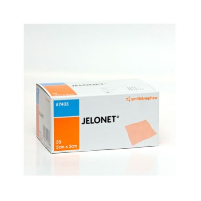 Caixa branca com detalhes laranja e azul de bandagem elástica Jelonet 5cm x 5cm da marca Smith & Nephew