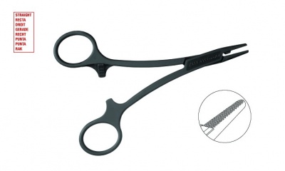 Pinça cirúrgica preta reta com texto e detalhe do desenho das garras