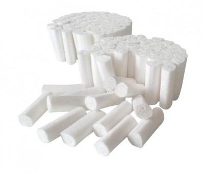 Cilindros de espuma brancos empilhados e espalhados