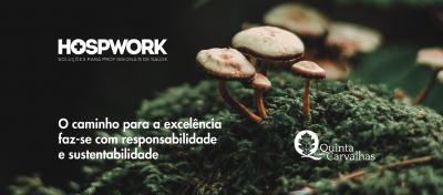 Cogumelos em musgo com texto promocional da HOSPWORk e logotipo da Quinta Carvalhas