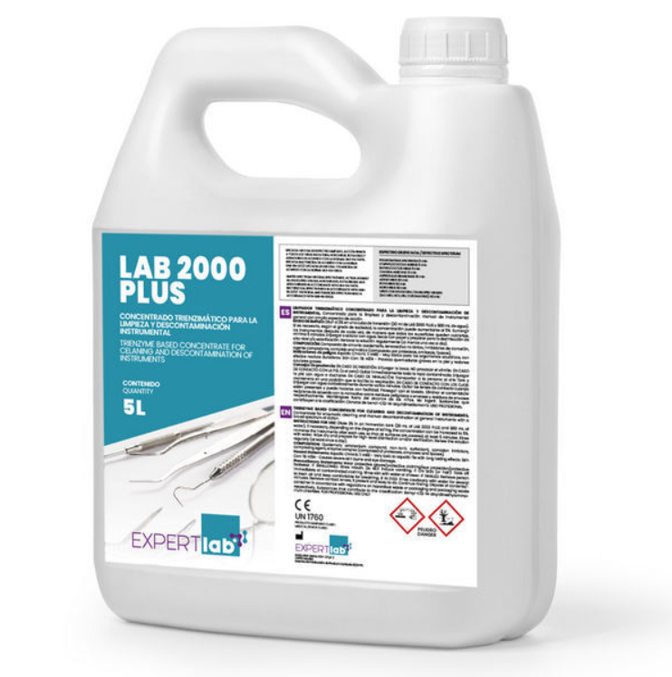 Recipiente branco de plástico com etiqueta LAB 2000 PLUS 5L e marca EXPERTlab