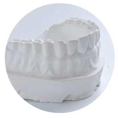 molde gesso arcada dentária branco