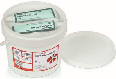 Balde branco com dois tubos de produto verde claro e tampa ao lado