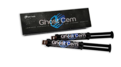 Embalagem preta e seringas pretas com texto Ghost Cem e DEI Italia