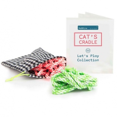 Jogo de cordas trançadas vermelha e verde com embalagem e bolsa xadrez preta e branca