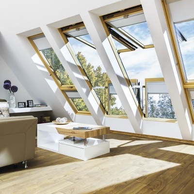 Janela&#x20;galeria&#x20;Fakro&#x20;FGH-V&#x20;c&#x2F;rufo