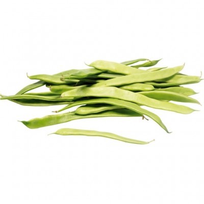 Vagens verdes frescas num fundo branco