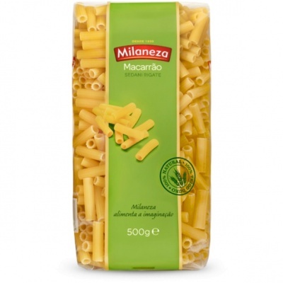 Pacote de macarrão Milaneza Sedani Rigate 500g com embalagem verde e transparente