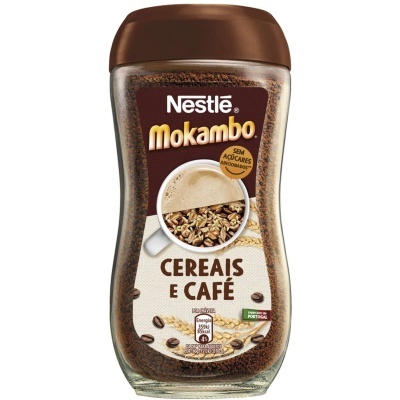 Frasco de café instantâneo Nestlé Mokambo Cereais e Café com grãos e cereais na etiqueta