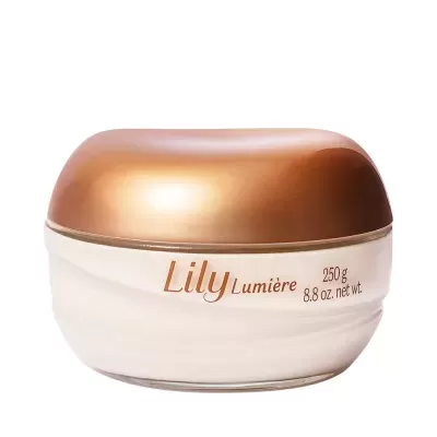 Pote de creme com tampa dourada e corpo branco com texto Lily Lumière