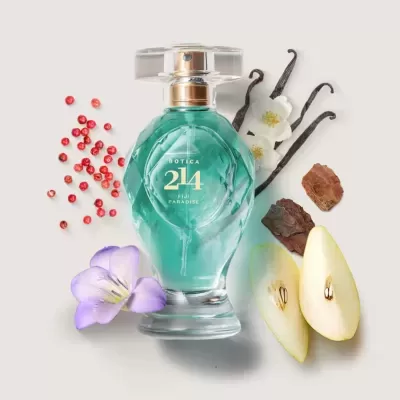 Frasco de perfume com texto BOTICA 214 FIJI PARADISE rodeado por baunilha, pimenta rosa, flores, madeira e pera.