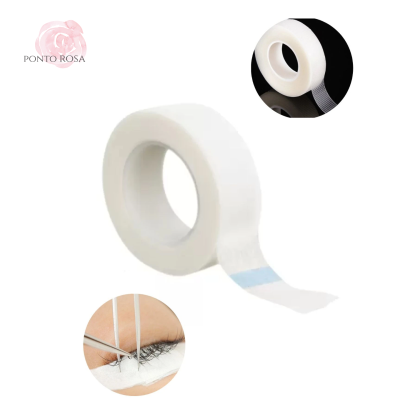 Rolo de fita adesiva branca com uso em extensão de cílios