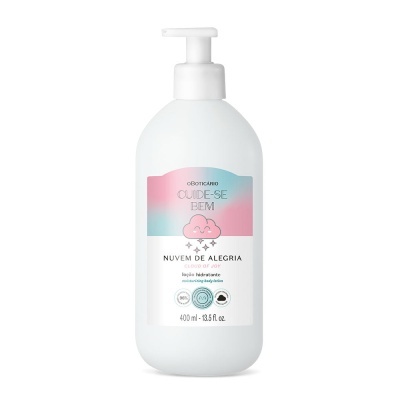 Frasco branco de loção hidratante O Boticário com rótulo colorido e doseador.