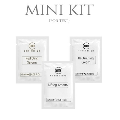 Mini kit My Lamination com três sachês de produtos de cuidados de pele sobre fundo branco