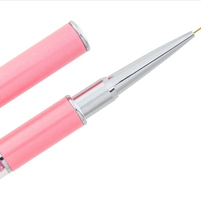 Caneta de cor-de-rosa com apontador metálico