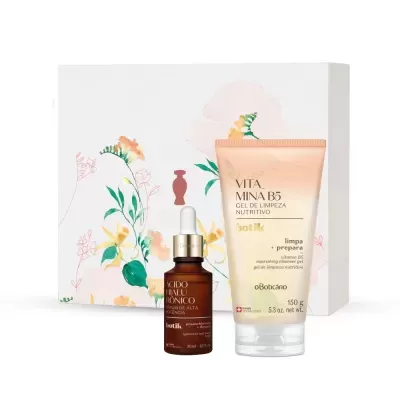 Conjunto de produtos cosméticos oBoticário com serumo e gel de limpeza com embalagem floral