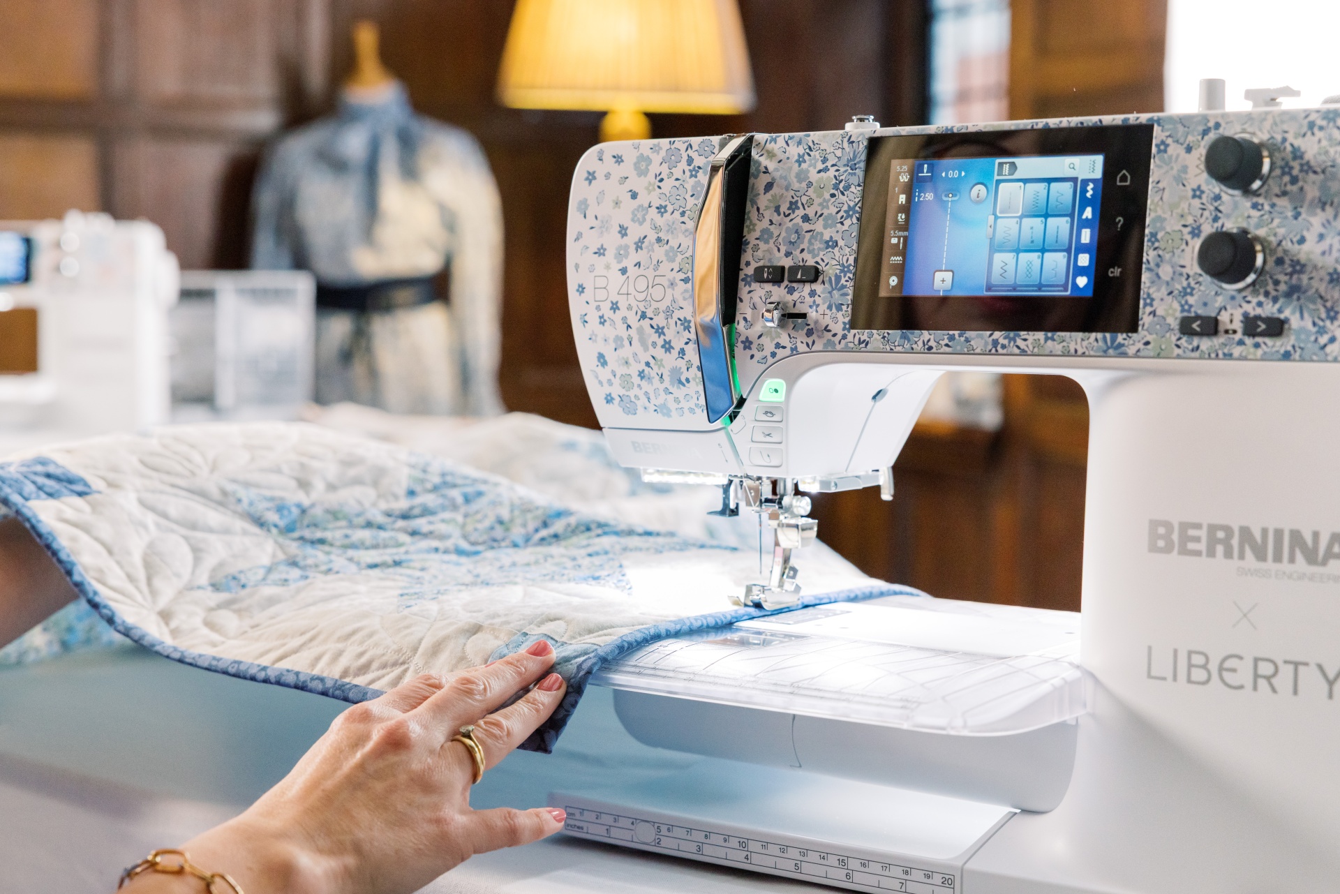 Bernina | B 495 - Edição Liberty Bernina | B 495 - Edição Liberty