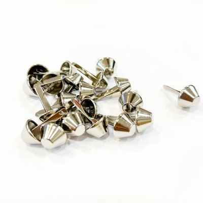 Tachas Cónicas Metálicas