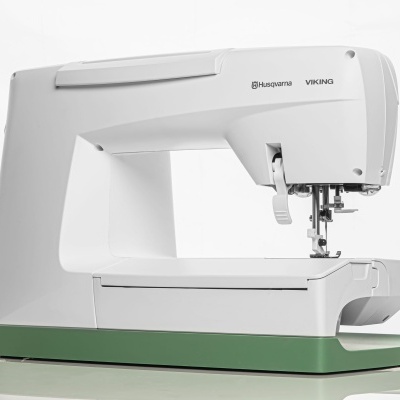 Husqvarna Viking | Tribute 150C