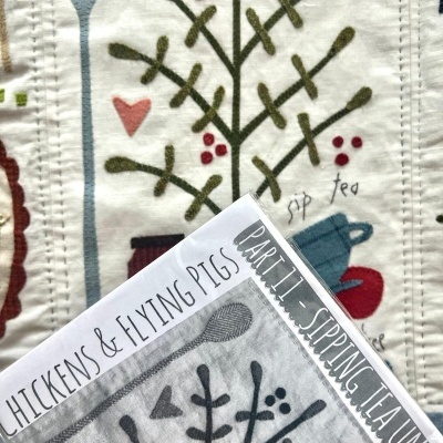 Bloco do Mês - Hatched and Patched | Dancing Chickens & Flying Pigs - Parte 11