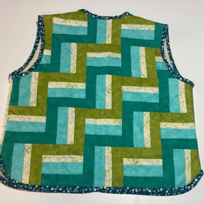 Passo-a-passo | Pontotextil - Colete com folho em Patchwork