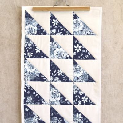 Tecido AGF | True Blue - Floral Universe Midnight