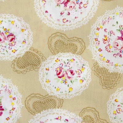 Tecido Bege | Flores e Corações