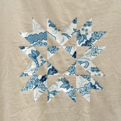 T-Shirt | Estrela Patchwork - Azul e Branca