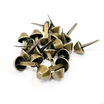 Tachas Cónicas Metálicas