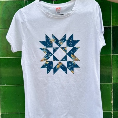 T-Shirt | Estrela Patchwork - Azul Escura