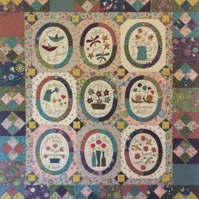 Pré-Venda | Hatched and Patched - Miss Rosie's Garden