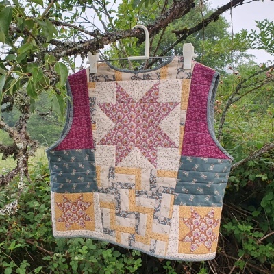 Passo-a-passo | Pontotextil - Colete com folho em Patchwork