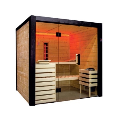 Cabine de sauna em madeira clara e vidro com iluminação vermelha