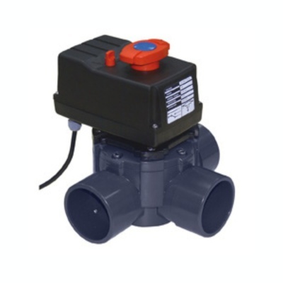 Válvula industrial com atuador preto e botão vermelho