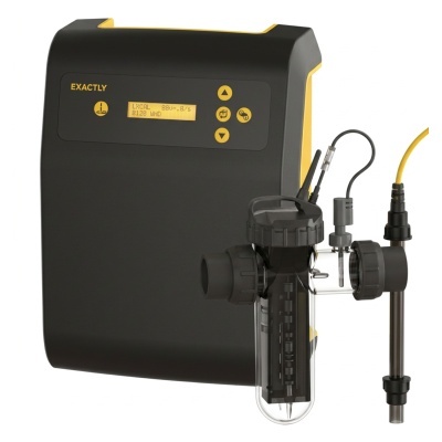 Equipamento de laboratório preto e amarelo com ecrã digital e componentes em vidro e plástico