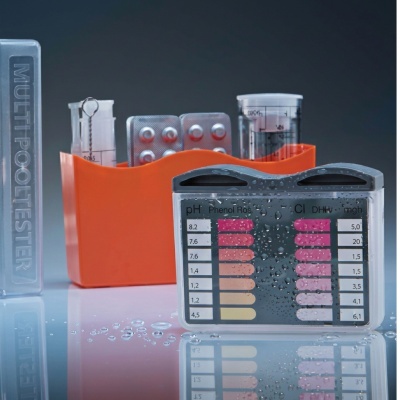 Kit de testes multifuncionais para água com tubos, comprimidos, embalagem laranja e escala de medição colorida