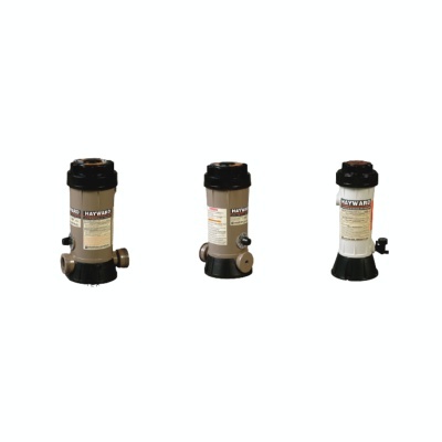 Três filtros de piscina HAYWARD em plástico bege e branco com tampas pretas