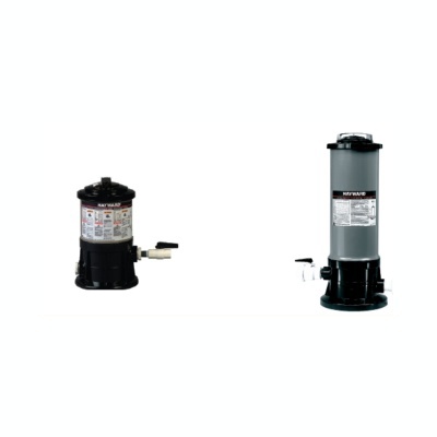 Dois filtros para piscina HAYWARD, preto e cinza, com etiquetas técnicas.