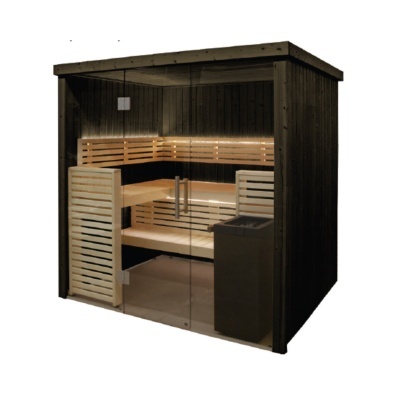 Cabine de sauna em madeira escura com portas de vidro e bancos interiores em madeira clara.