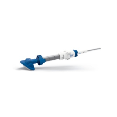Aspirador de pó sem fio azul e branco sobre fundo branco