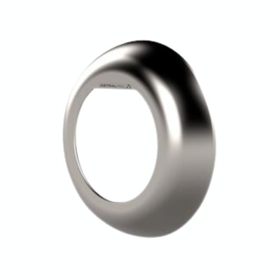 Anel de metal prateado com acabamento polido e marca ANTREALENCE