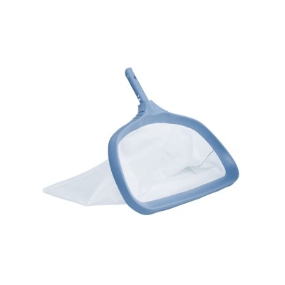 Rede para limpeza de folhas de piscina com estrutura azul e rede branca