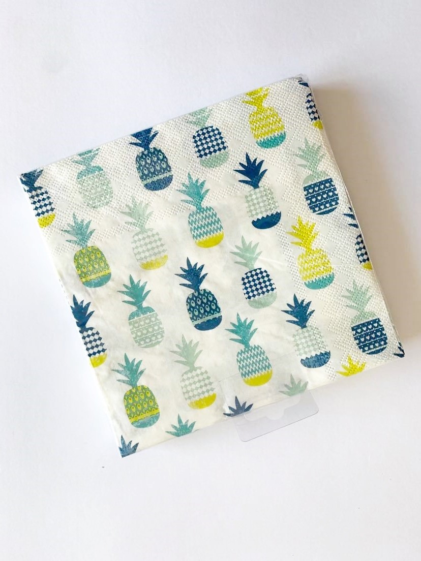 Pano de cozinha com estampa de ananases coloridos