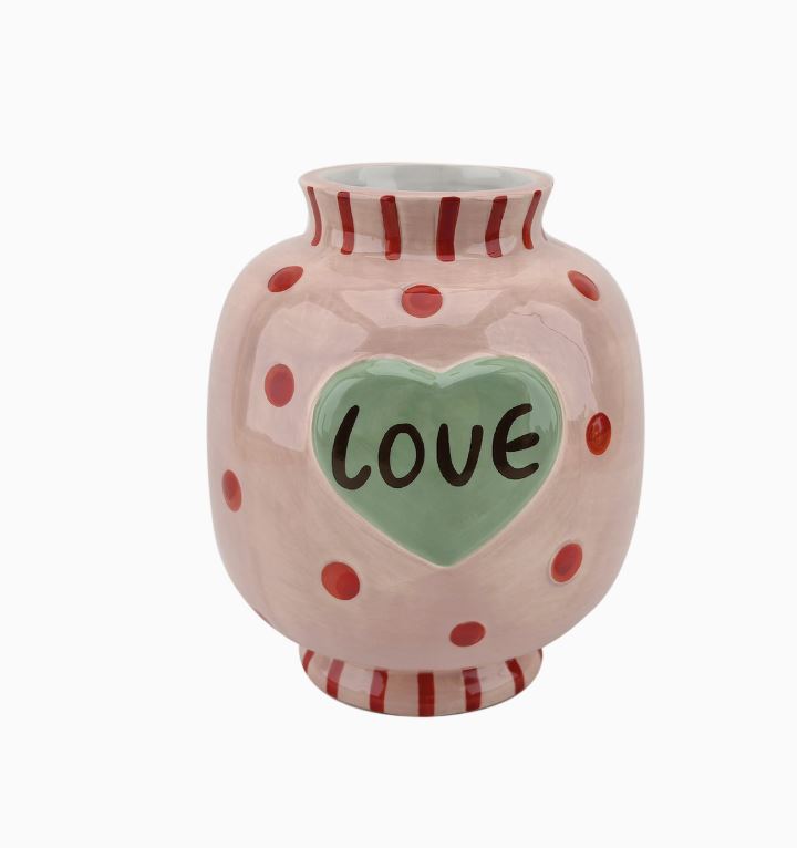 Vaso de cerâmica rosa com bolas vermelhas e coração verde com a palavra LOVE